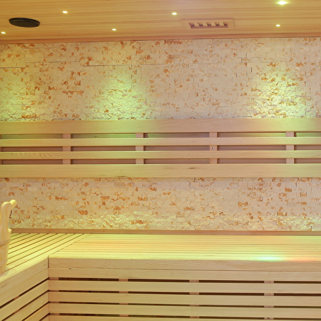 Nirvana Sauna 250x250x210cm met kachel