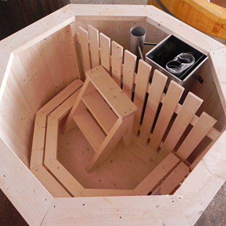 ThermoraLux Hottub ongemonteerd 1900x1900x1045mm met houten cover