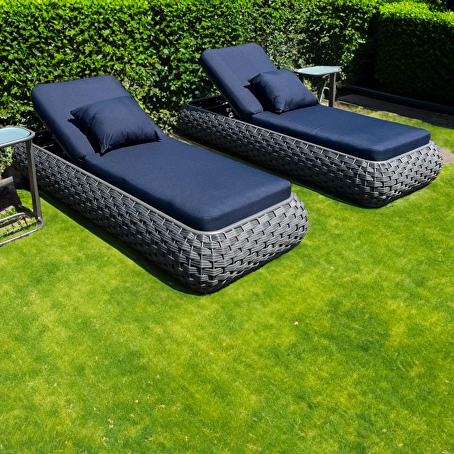 RivieraDream ligbed met bijzettafel donker antraciet wicker